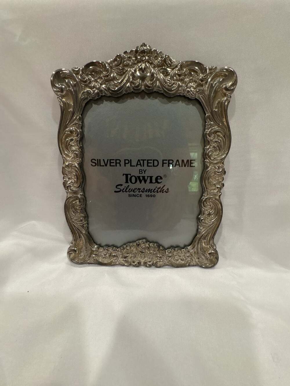 Vintage 5x7 Towle Silversmiths Ornate Floral Silver Plated Picture Frame